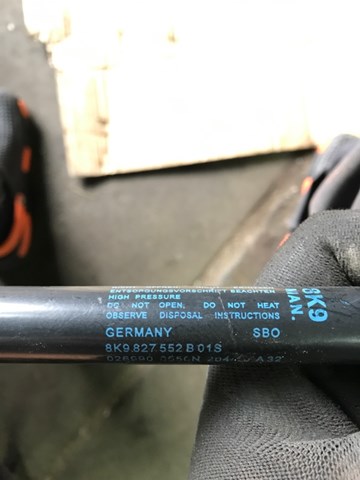 VAG 8K9827552B Амортизатор крышки багажника (двери 3/5-й задней) в наличии Житомир