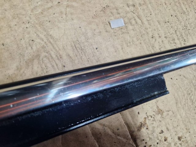 8R0853763F2ZZ VAG Молдинг опускного стекла двери задней левой купить в Черкассы