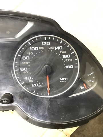 VAG 8R0920980L Приборная доска (щиток приборов) в наличии Ирпень