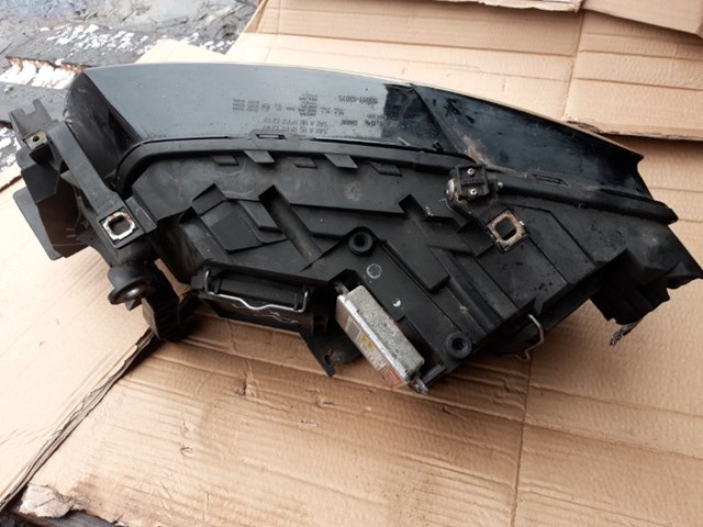 VAG 8R0998030F Правая фара в наличии Черкассы