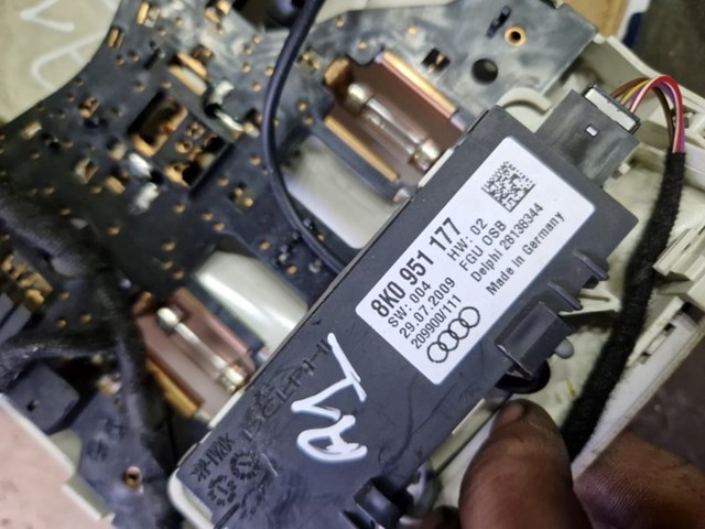 8T094714013U VAG Плафон салона купить в Каменское