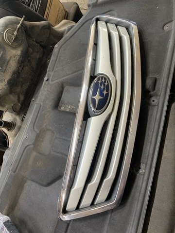 Решетка радиатора 91121AJ020 SUBARU