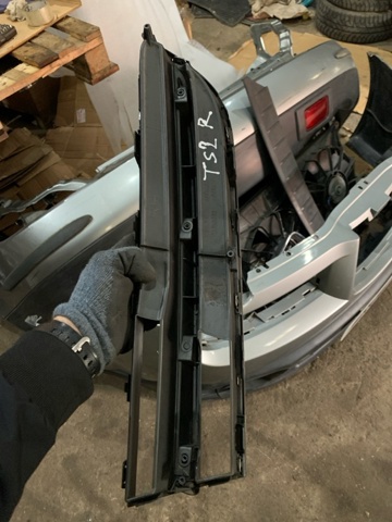 91121XA21A9E SUBARU Решетка радиатора правая купить в Житомир