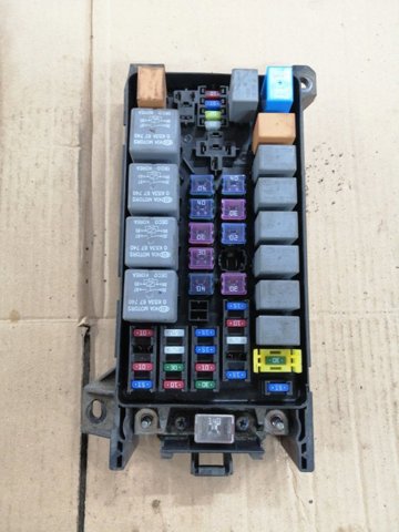 Блок предохранителей и реле 911613E011 HYUNDAI