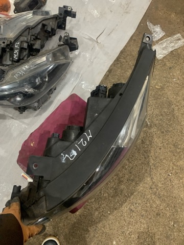 921013W121 HYUNDAI Левая фара купить в Винница