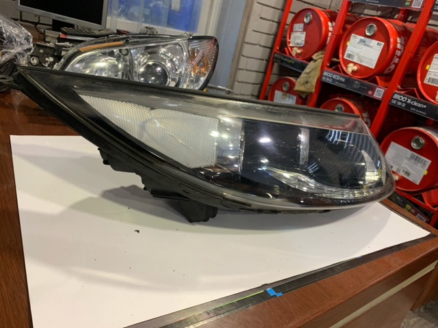 921023W121 Правая фара купить Ирпень