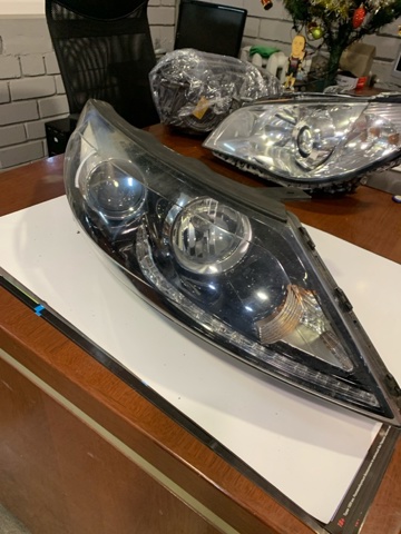 HYUNDAI 921023W121 Фара правая в наличии Черкассы