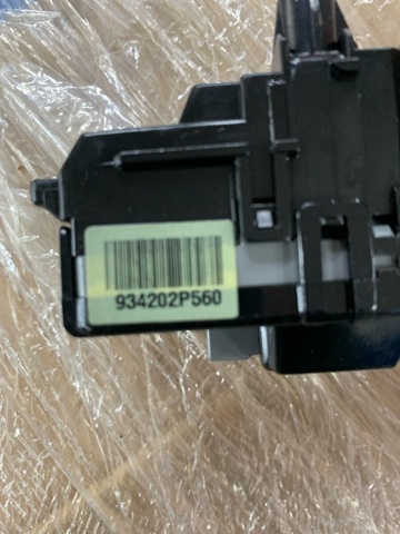 934202P560CA Правый подрулевой переключатель купить Чернигов