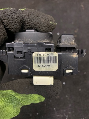HYUNDAI 935732W200 в наличии Ровно