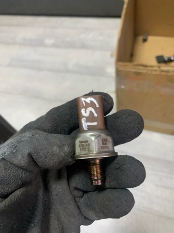 FORD 9676643880 Датчик давления топлива в наличии Полтава