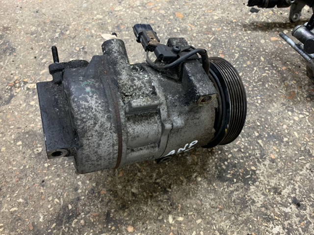 Компрессор кондиционера 977012Y050 HYUNDAI