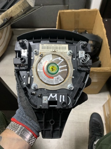 NISSAN 985104EA1A Подушка безопасности (AIRBAG) водительская в наличии Украина
