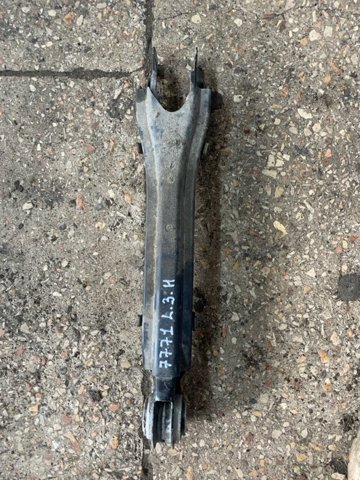 Продольный рычаг задней подвески, нижний A2053506303 MERCEDES
