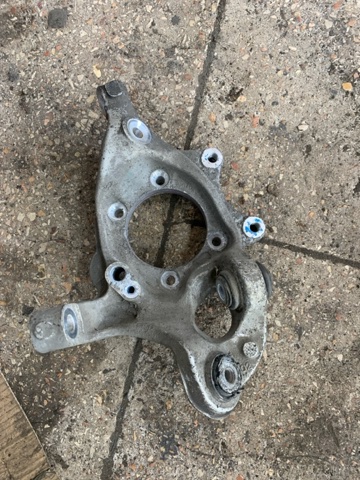 Цапфа поворотного кулака A2123500241 MERCEDES