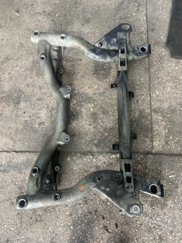 Балка передней подвески A2126281000 MERCEDES