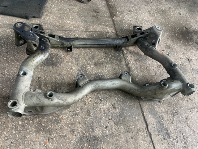 MERCEDES A2126281000 Подрамник передний в наличии Житомир