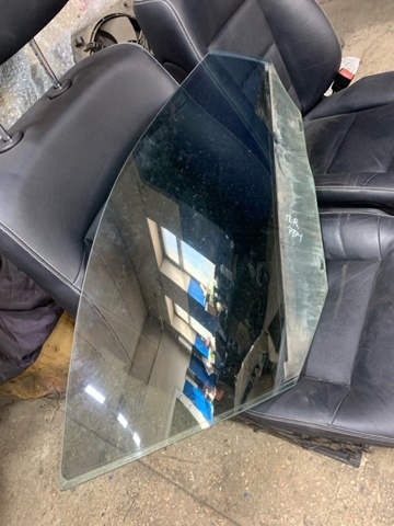 MERCEDES A2127250810 Стекло двери передней правой в наличии Ужгород