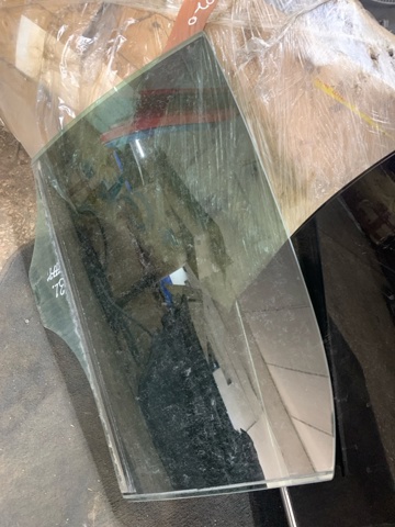 Стекло задней двери, левой A2127350110 MERCEDES