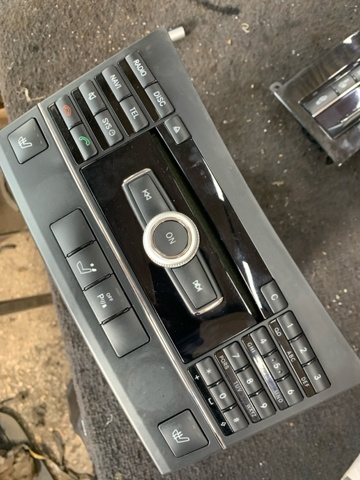 Блок кнопок центральной консоли A2129006905 MERCEDES
