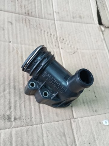 Фланец системы охлаждения A6422001156 MERCEDES