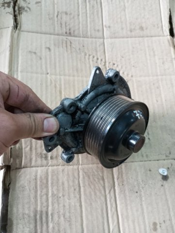 A6422002201 Помпа водяная (насос) охлаждения купить Черкассы