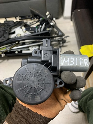 D6515858XB MAZDA Мотор стеклоподъемника двери передней правой купить в Каменское
