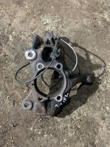 Кулак поворотный передний левый GHP933031A MAZDA