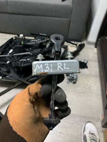Ограничитель двери, задний GHP972270A MAZDA