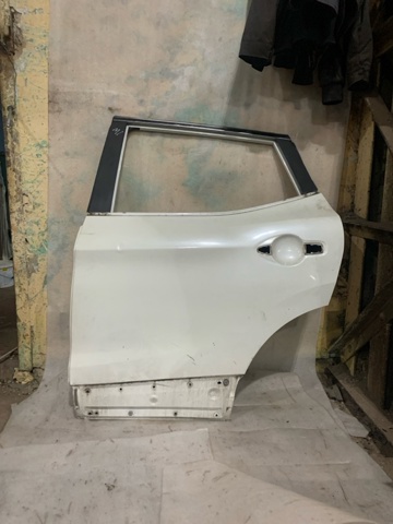 Дверь пассажирская задняя левая H21534EAMA NISSAN