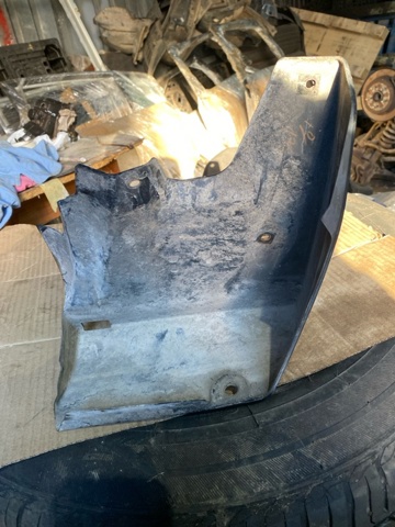 SUBARU J1017SG255 Брызговик задний правый в наличии Кривой Рог