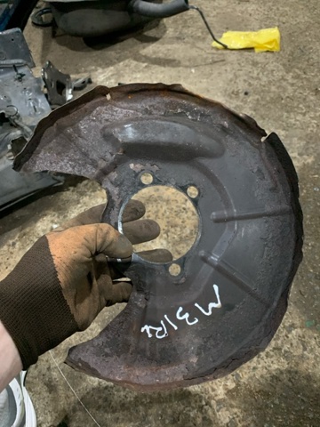 Щиток тормозного диска заднего левый KD4526271 MAZDA
