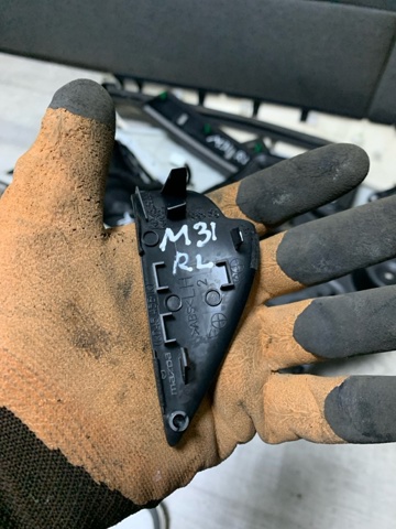 MAZDA KD4559334A02 Накладка ручки двери в наличии Львов
