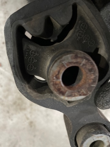 MAZDA KD6239040 Задняя опора двигателя в наличии Винница