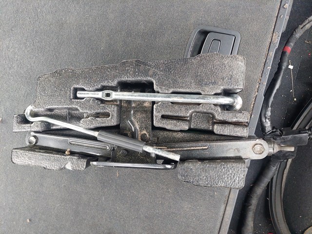 Домкраты 091102B000 HYUNDAI