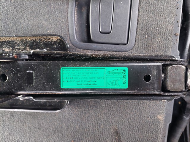 091102B000 HYUNDAI Домкрат купить в Кривой Рог