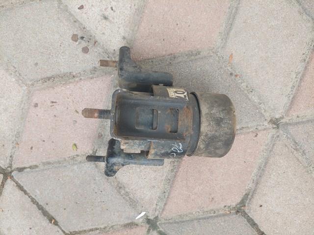 Подушка двигателя передняя 1236128110 TOYOTA