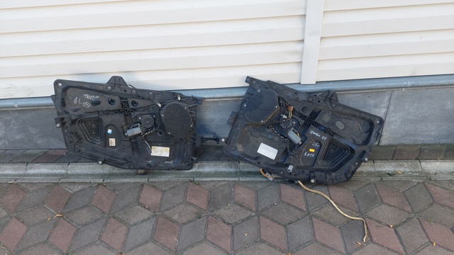 FORD 1545307 в наличии Украина