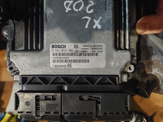 ЭБУ двигателем Mitsubishi Outlander 2 40