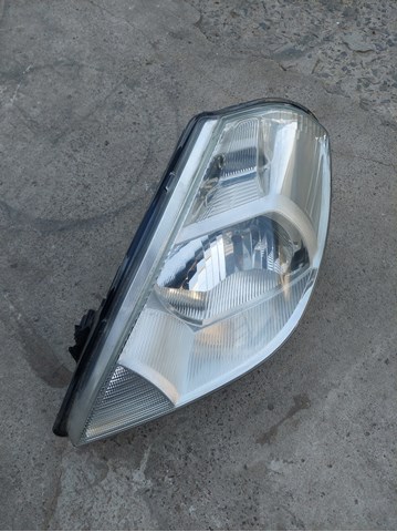 Фары Nissan Tiida