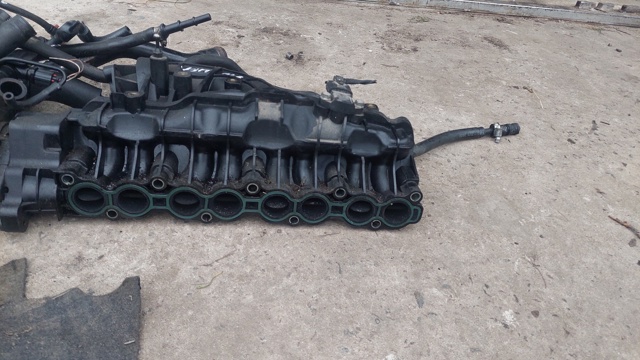 Впускной коллектор 283102F010 HYUNDAI