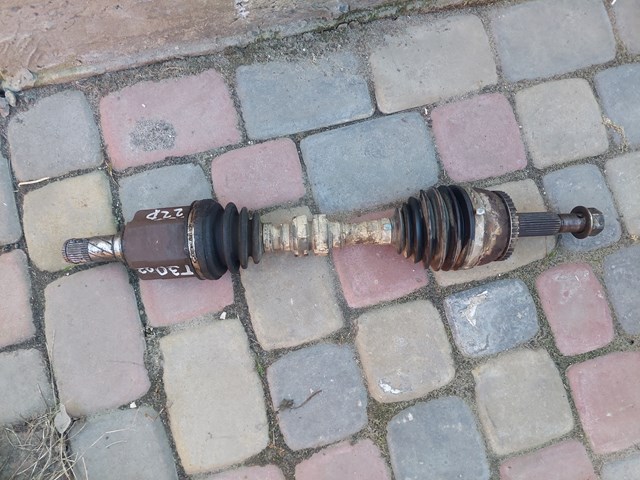 Левая полуось 391018H710 NISSAN