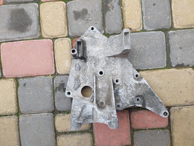 FORD 4M5Q10239CC Кронштейн генератора в наличии Кривой Рог