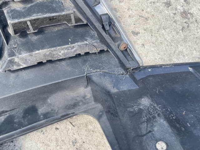 NISSAN 620721KA6A Решетка радиатора в наличии Сумы