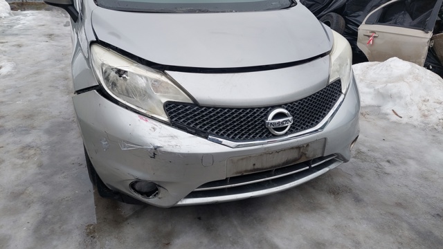 Облицовка радиатора 623103VU0A NISSAN