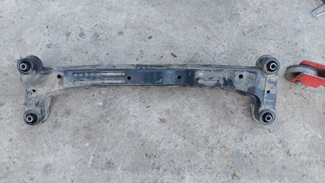 HYUNDAI 626052E000 Подрамник задний в наличии Одесса