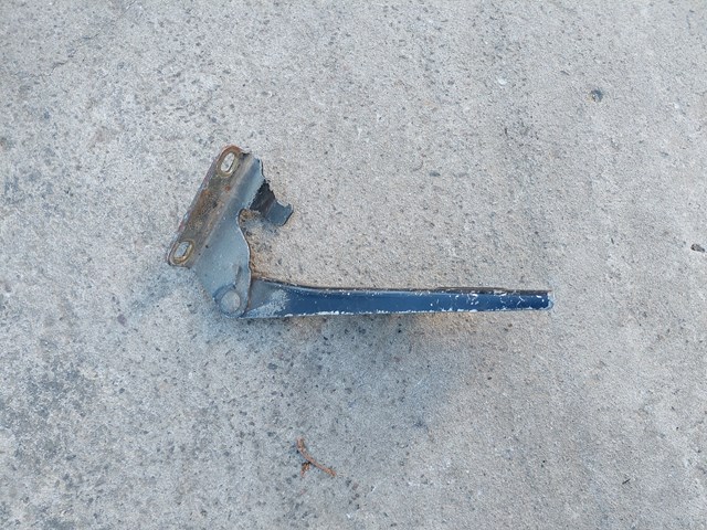 Петля капота, левая 654012F035 NISSAN