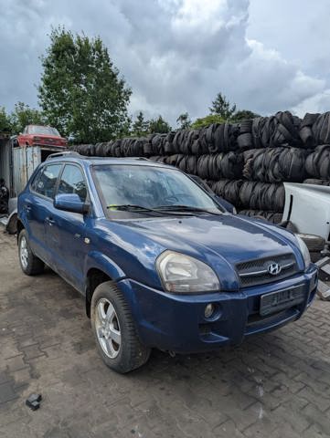 Переднее правое крыло 663212E120 HYUNDAI