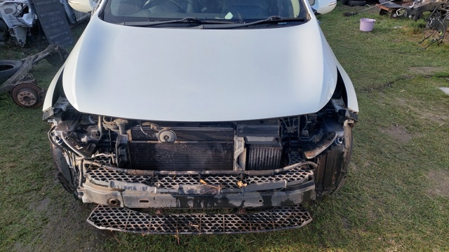 Капот двигателя KIA Sportage 3