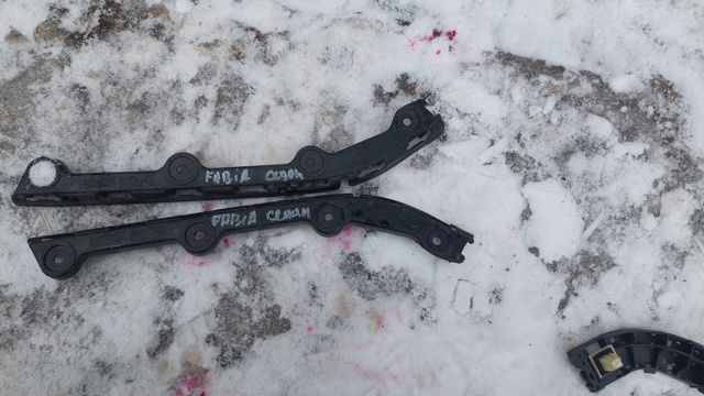 Правый кронштейн заднего бампера 6Y9807376A VAG