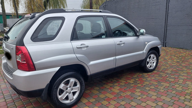 Стойка кузова центральная правая 714021F1B1 HYUNDAI
